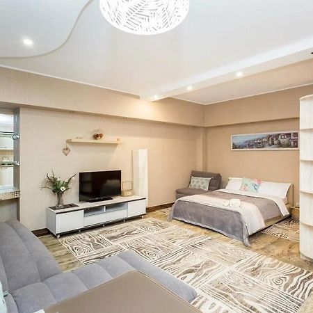 Арбат Apartment Алма Ата Екстериор снимка